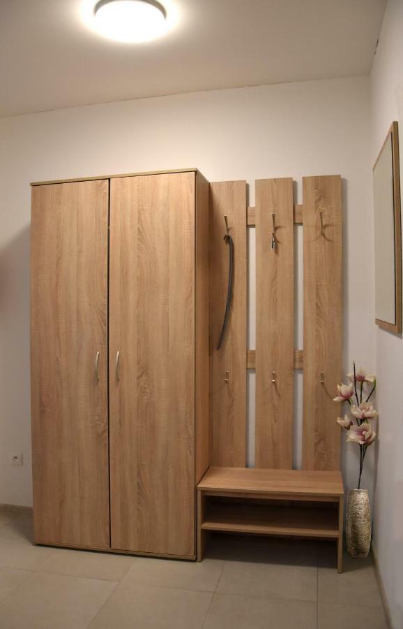 Apartmán Elemir Bešeňová Exteriér fotografie