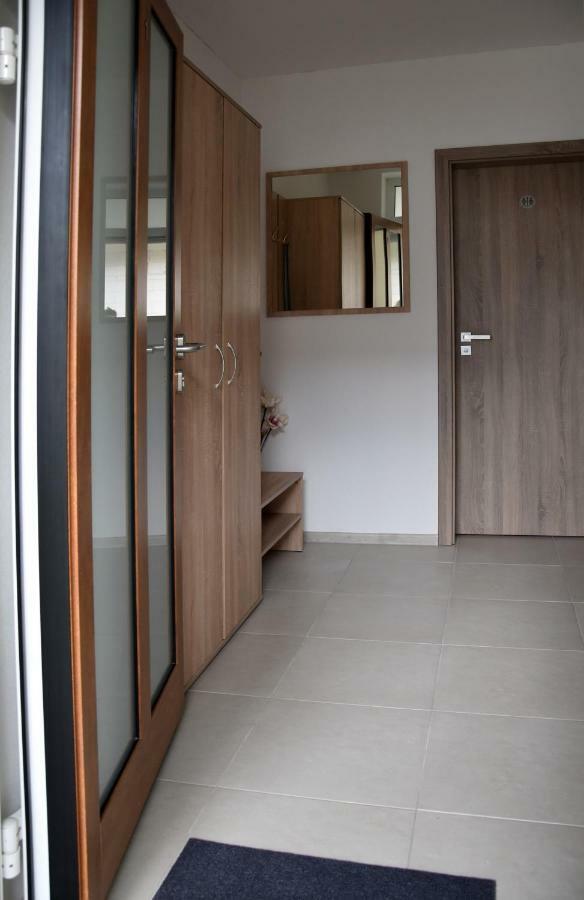 Apartmán Elemir Bešeňová Exteriér fotografie