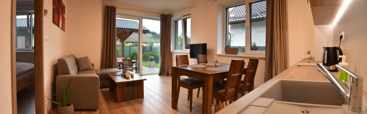Apartmán Elemir Bešeňová Exteriér fotografie