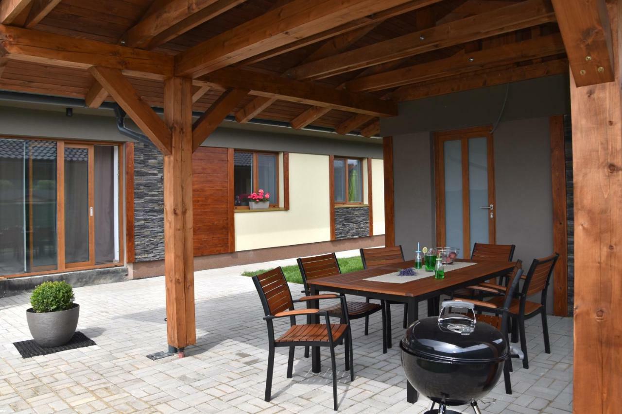 Apartmán Elemir Bešeňová Exteriér fotografie